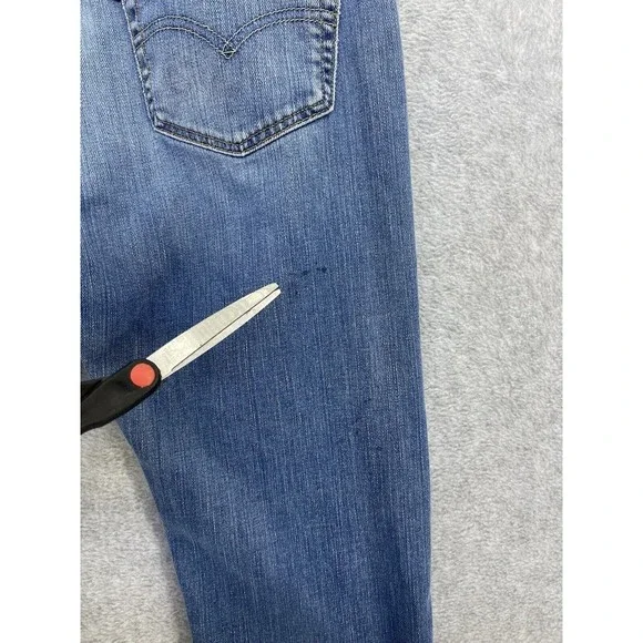 Levi's Men's Medium Wash Blue Denim Jeans Size 32x32 Tapered - Picture 4 of 12